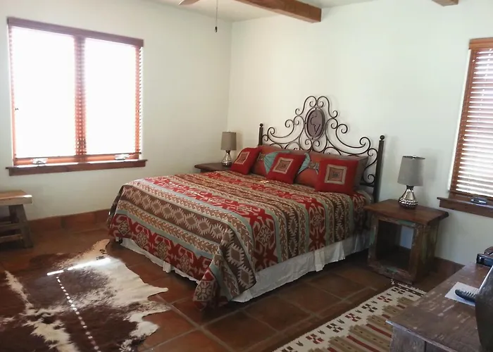 Croad Vineyards - The Inn