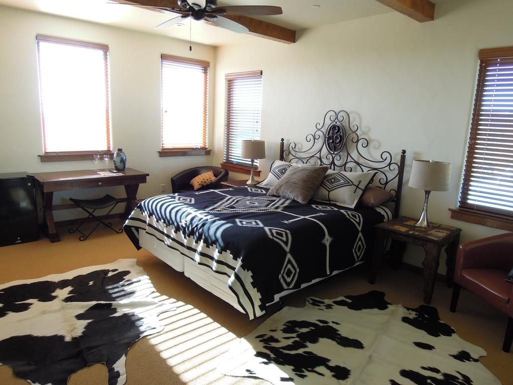 Inn Croad Vineyards - The 3*