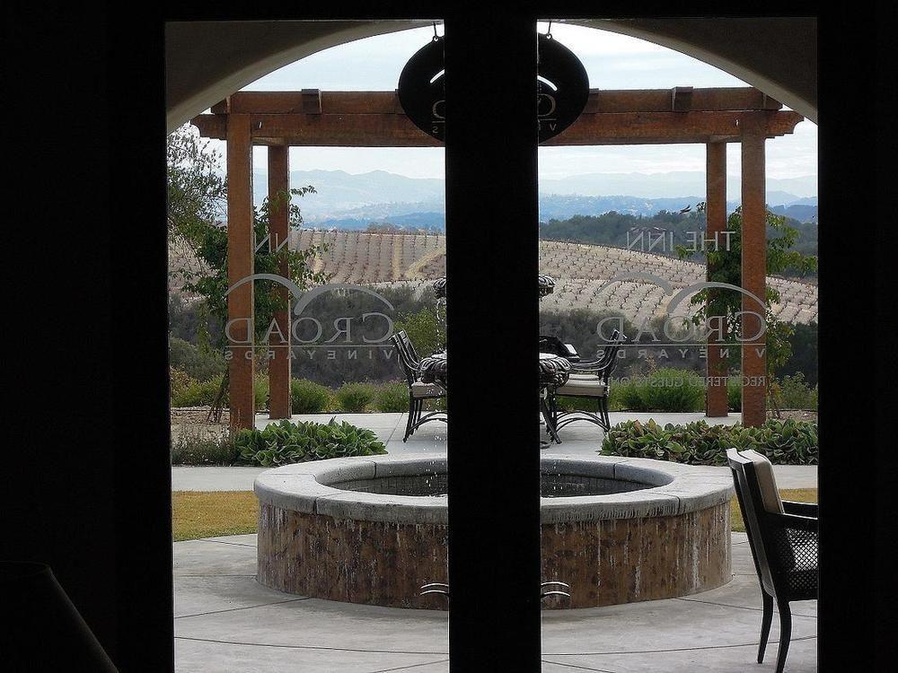 Inn Croad Vineyards - The 3*