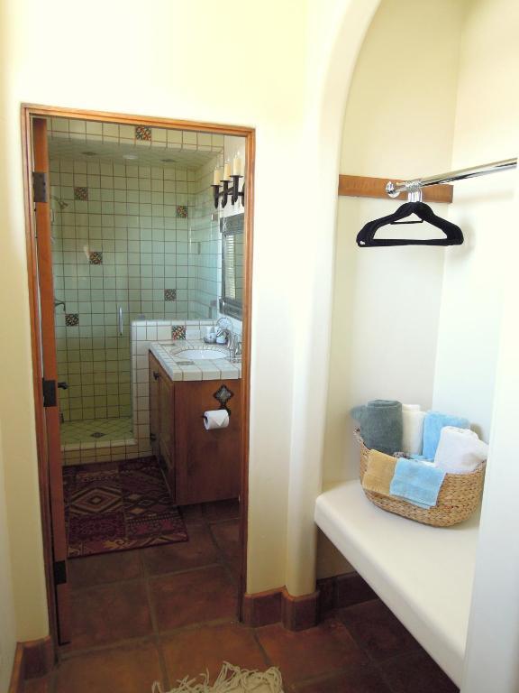 Inn Croad Vineyards - The 3*
