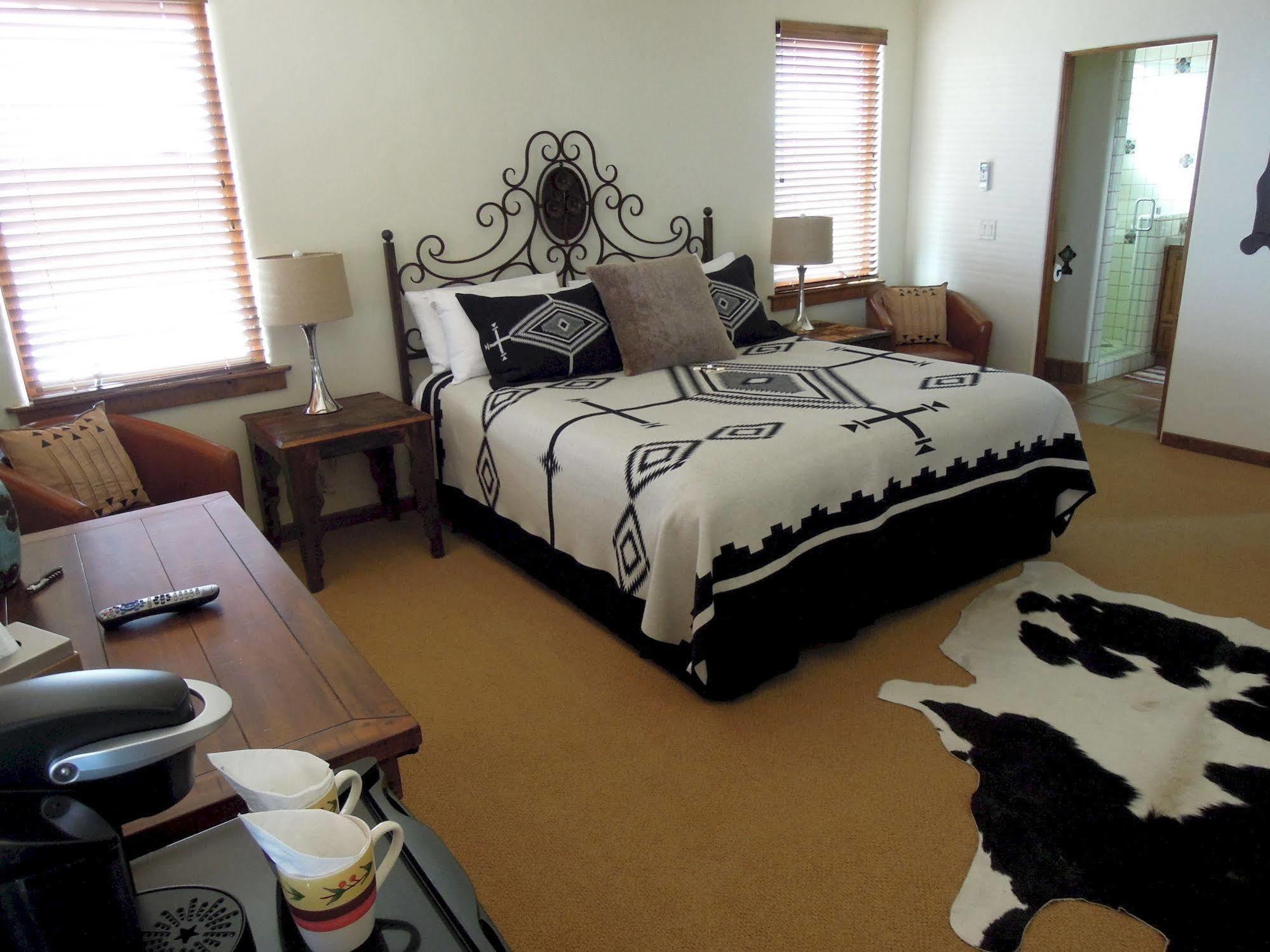 Inn Croad Vineyards - The 3*